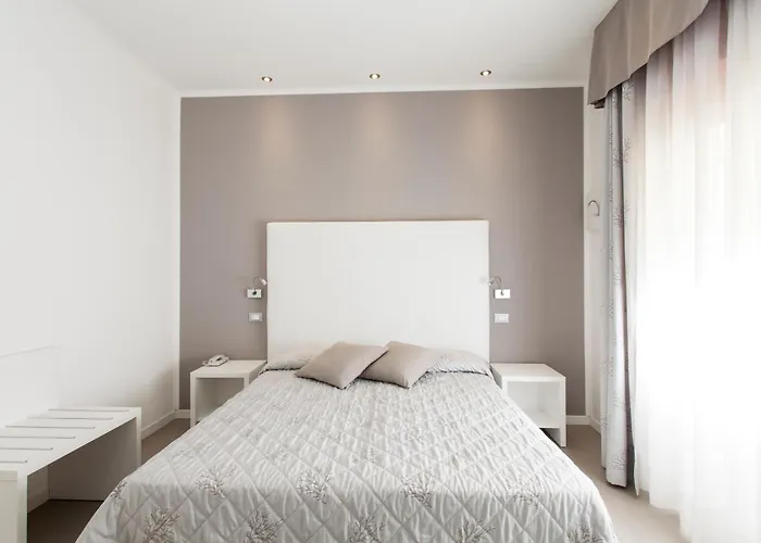 Grottamare מלון 3*